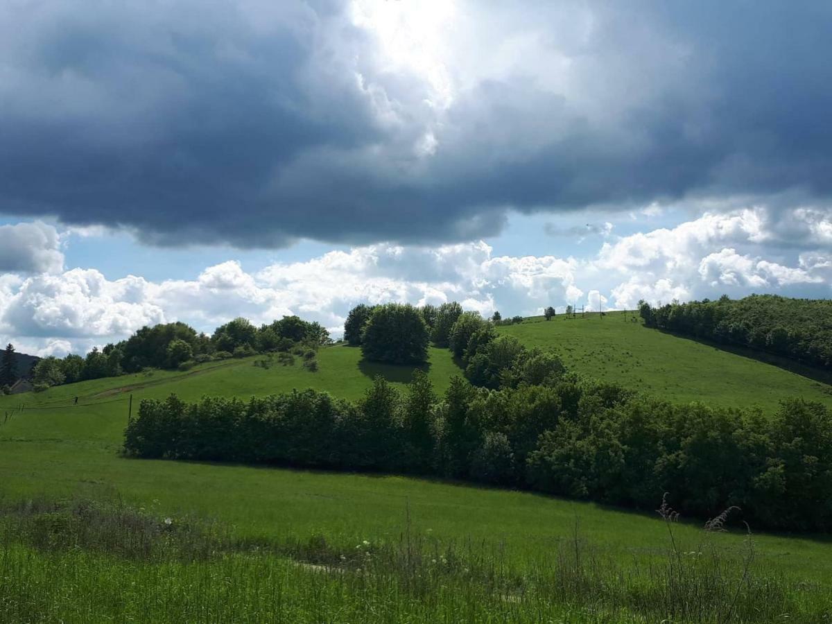 Hotel Kekfesto Vendeghaz Bukkszentkereszt Exteriér fotografie